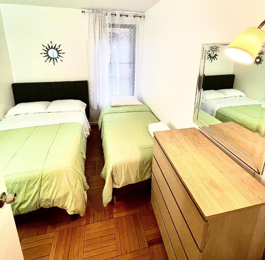 شقة نيو يورك  في Stunning Two Bed Apt Hells Kitchen المظهر الخارجي الصورة